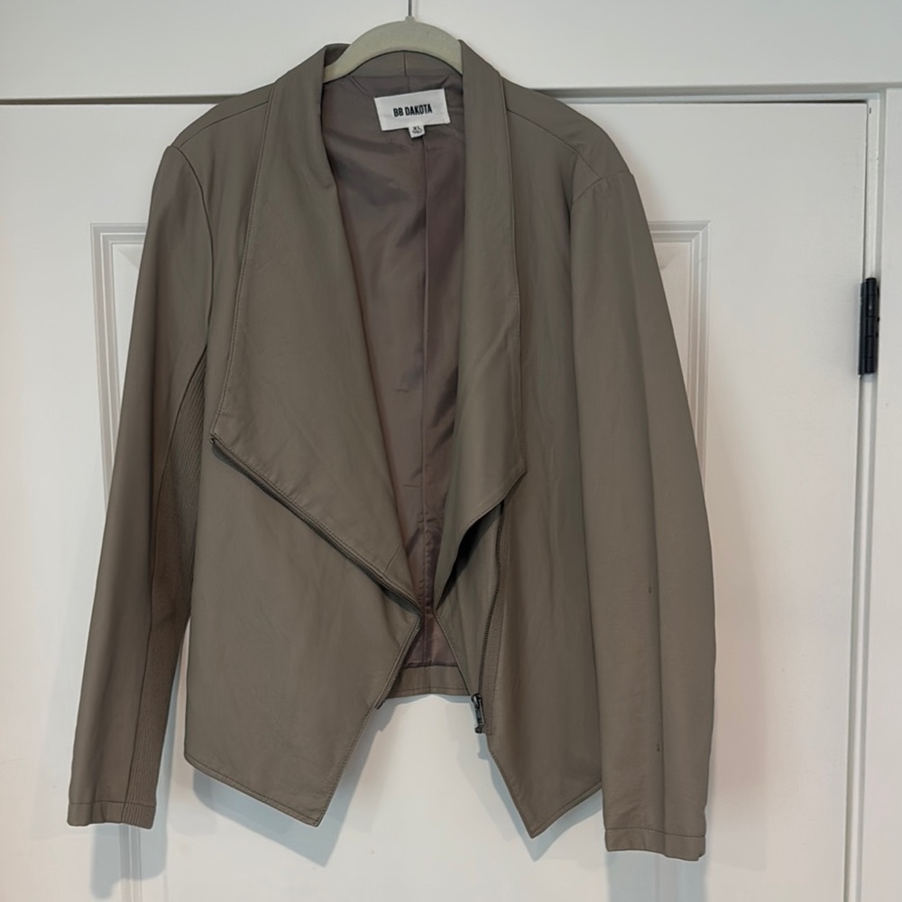 BB Dakota Women's Taupe Blazer